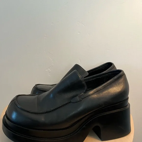 90s/00s Steve Madden Black Leather Loafers - Picture 3 of 5